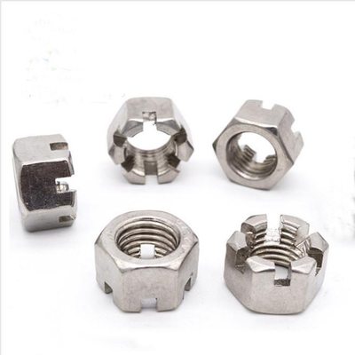 M2 หกเหลี่ยม Slotted Nut Fasteners เหล็กกล้าคาร์บอนสังกะสีสังกะสี Din 935